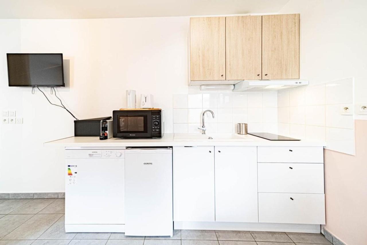 Le Petit Montel- Studio Avec Garage-Metro Valmy Lyon Exteriör bild